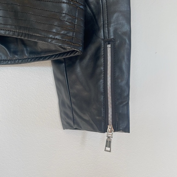 NWT Vince Camuto Faux Leather M Zip Moto Jacket Black Silver Snaps Pockets - Picture 6 of 9